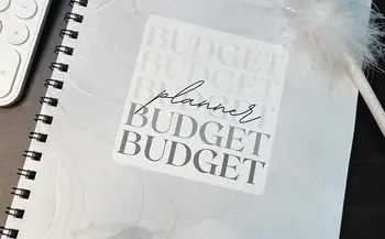 12-месечен Безкраен планер бюджет, проследяване на финансиране и плащане на сметки 57-страница двустранен тампон за проследяване на разходите, финанси