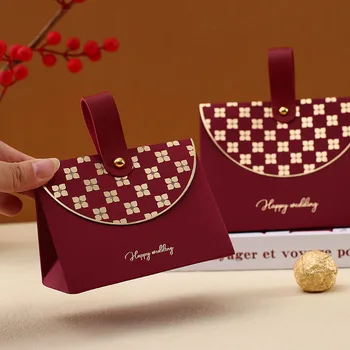 20 бр/лот, Нова Бордовая сватбена кутия шоколадови бонбони, Творчески модел от четырехлистного детелина, Празнична Преносима Малка опаковъчна хартия. Картонена кутия