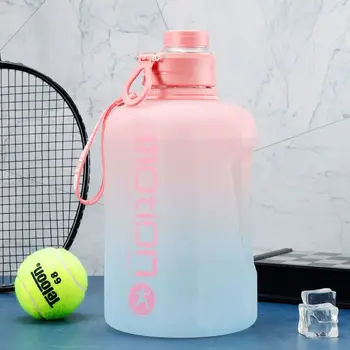 Голям капацитет на Каната за фитнес Чаша Наклон на Цвят Пластмасова Спортна бутилка за вода с Соломинкой с мащаба на Голяма Чаша за вода, Фитнес