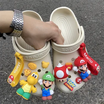 Разпродажба комплекта Super Mario Bros е игра с анимационни катарама за обувки Марио Луиджи Йоши, Чехли с хубави игри характер, Бижута на едро, Коледни подаръци за деца