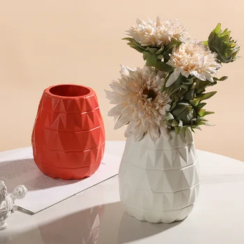 Творческа обстановка ваза е в скандинавски стил, Композиция от ръчно изработени саксия, сухо и мокро украса цветове, Имитация на порцелан, пластмаса